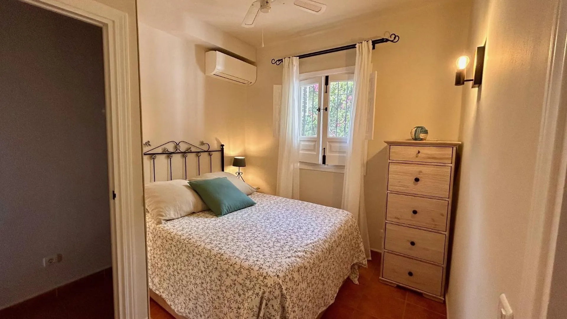 Las Palmas 9A - Oasis Properties Nerja Apartment
