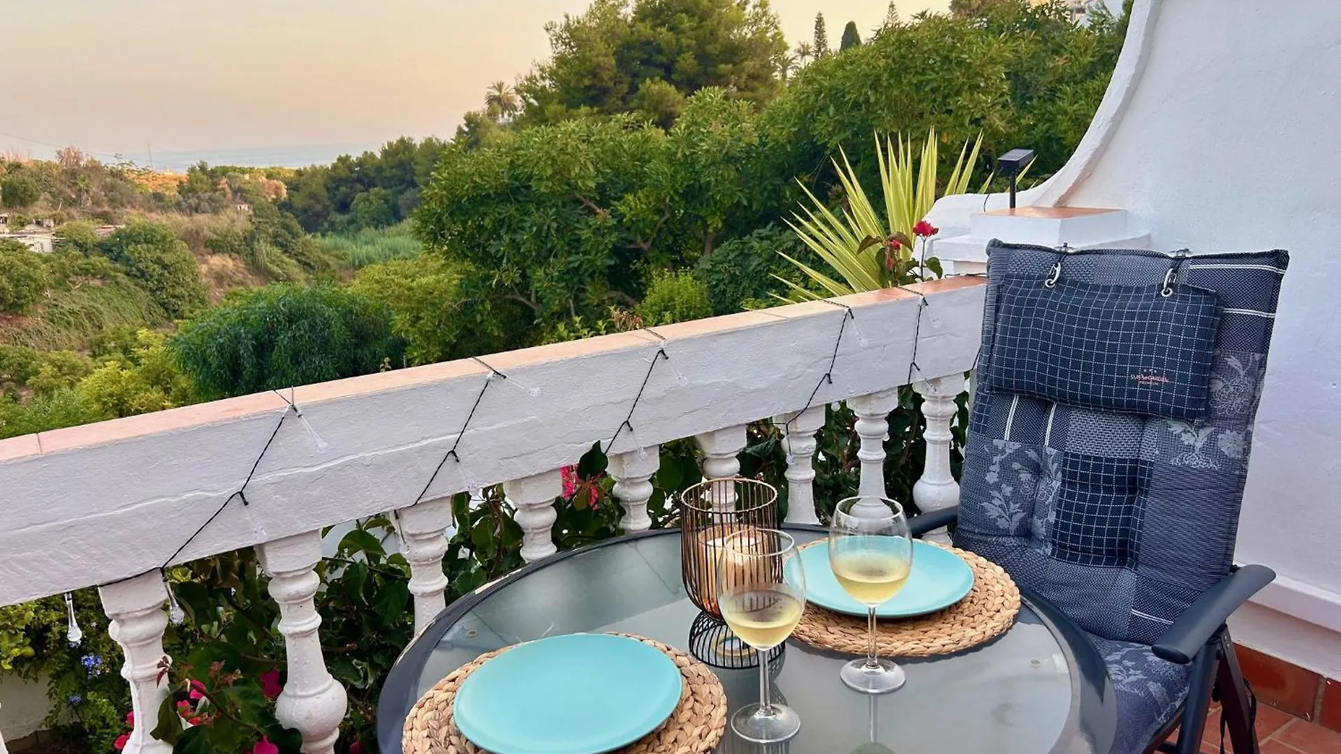 Las Palmas 9A - Oasis Properties Nerja Apartment