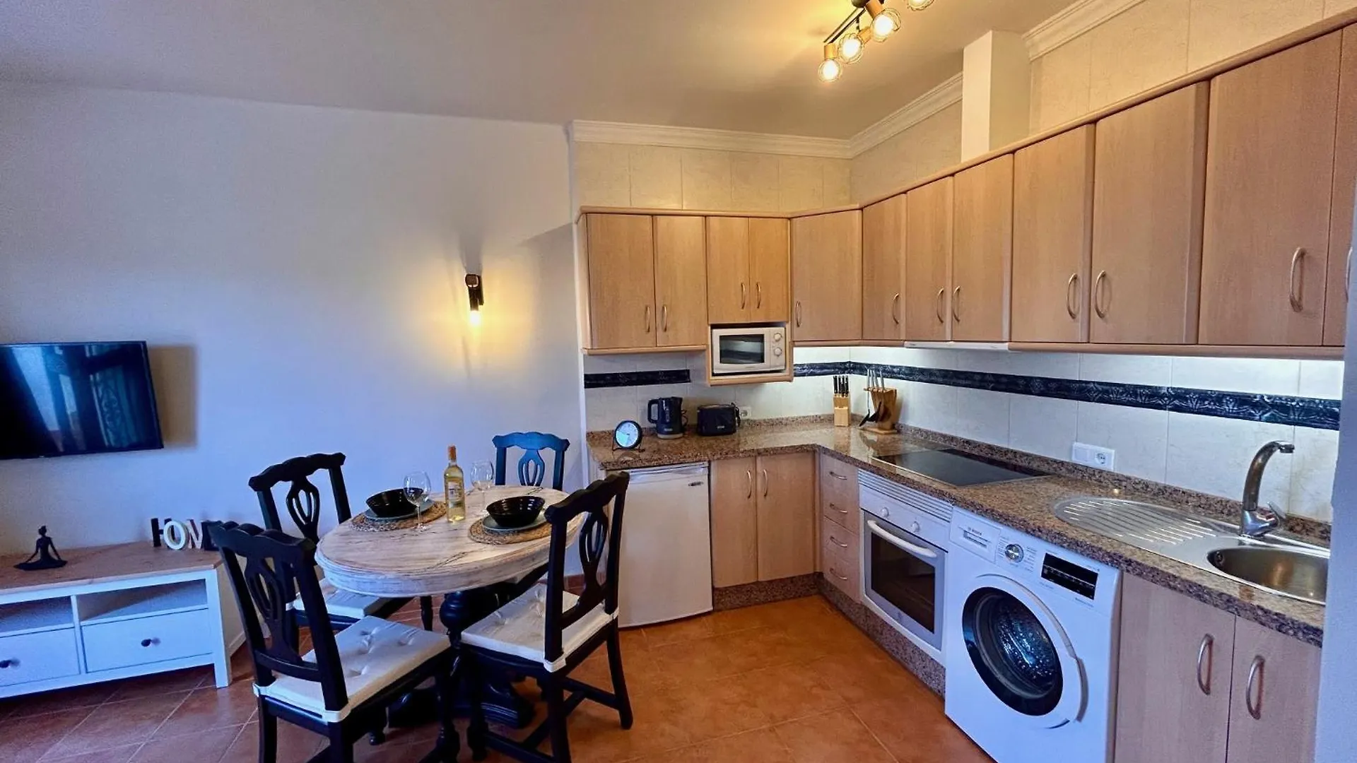 Las Palmas 9A - Oasis Properties Nerja İspanya
