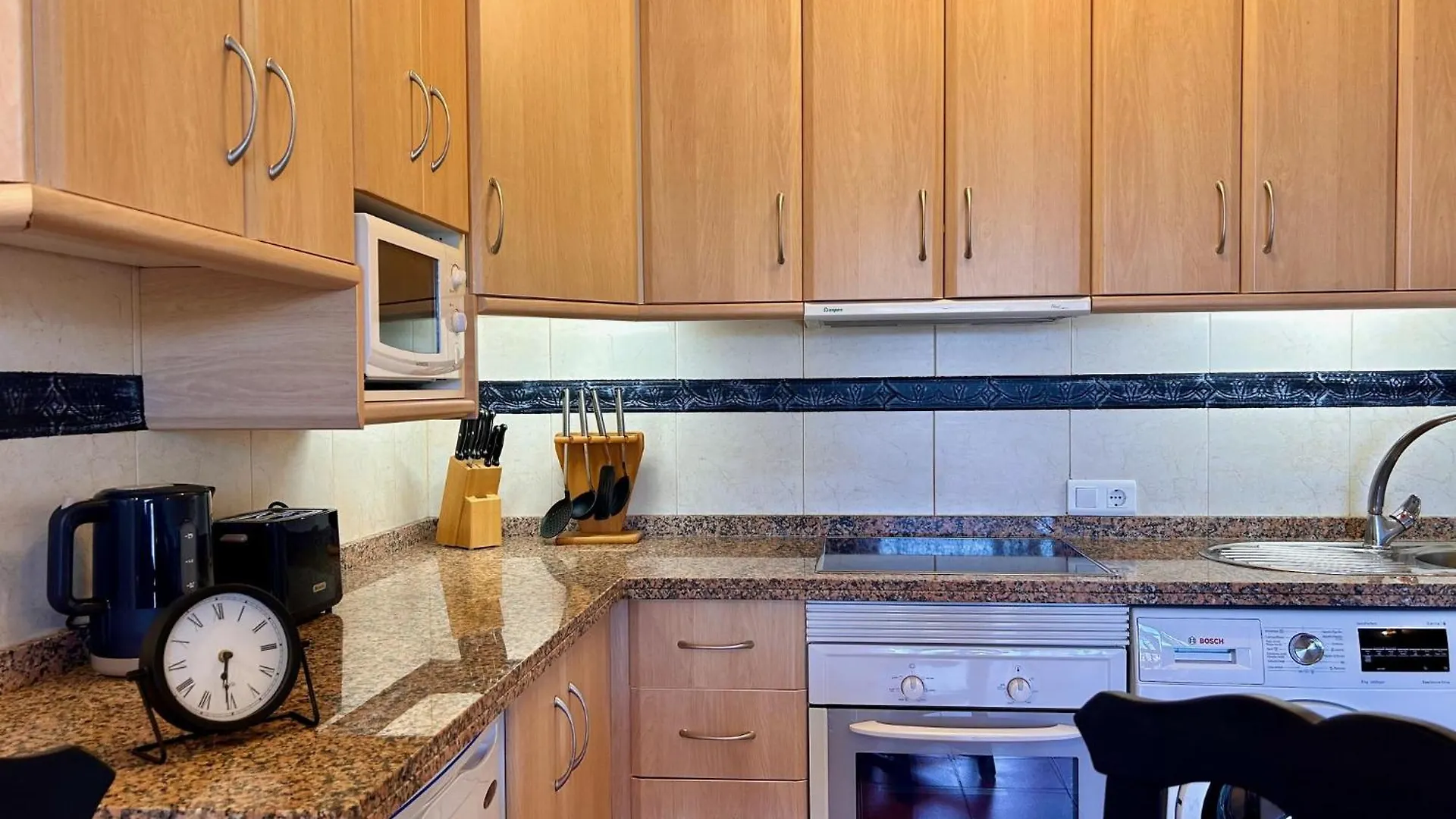 Las Palmas 9A - Oasis Properties Nerja İspanya